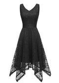 Elegantes asymmetrisches Halterkleid mit Spitze – Lena