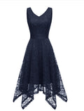 Elegantes asymmetrisches Halterkleid mit Spitze – Lena