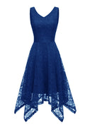Elegantes asymmetrisches Halterkleid mit Spitze – Lena