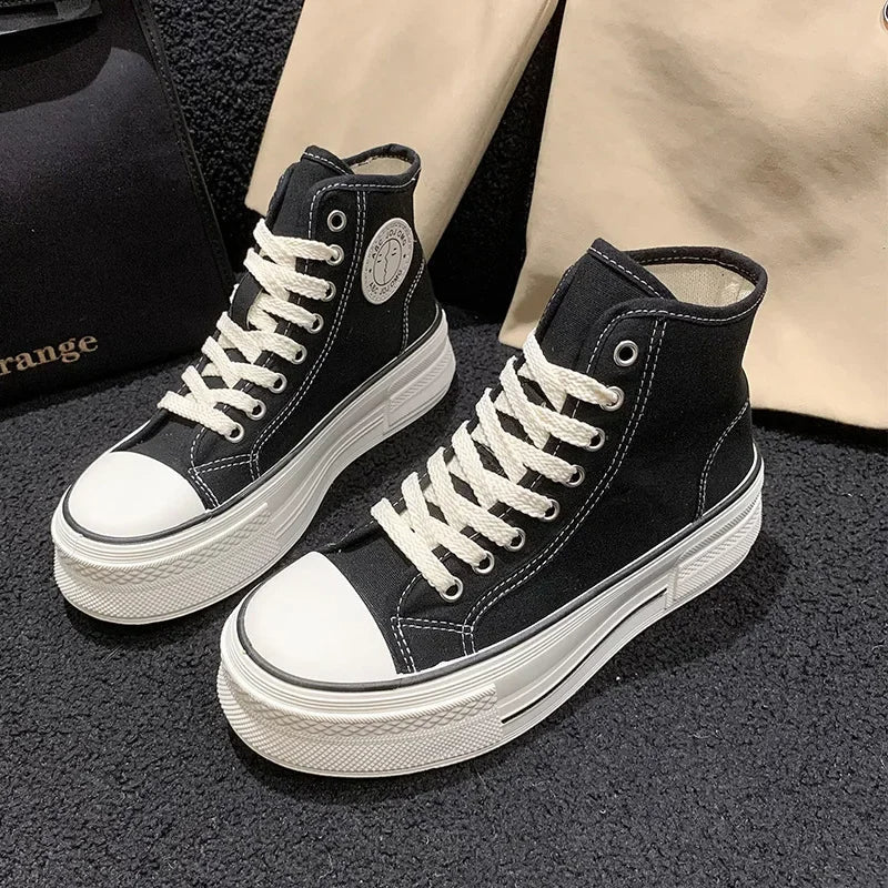 High-Top Canvas-Sneaker in Bonbonfarben – Emilia