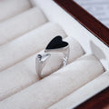Symmetrischer Herzring aus Sterlingsilber – Amira