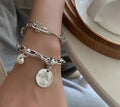 Silbernes Bettelarmband mit geometrischen Herzen – Liana