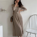 Elegantes V-Ausschnitt-Kleid mit Gürtel für Damen – Elena