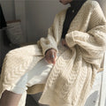 Kuschelige Strickjacke aus Wolle – Lina