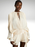 Drapiertes Minikleid mit Glanzstoff und Stil – Inès