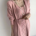 Herbstliches Strickkleid mit Cardigan Set – Sophie