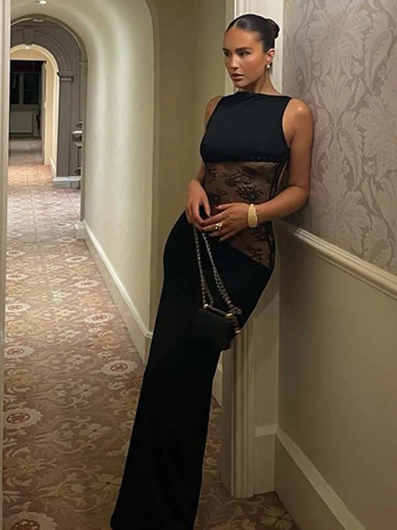 Maxikleid mit Spitze und figurbetontem Schnitt – Valeria