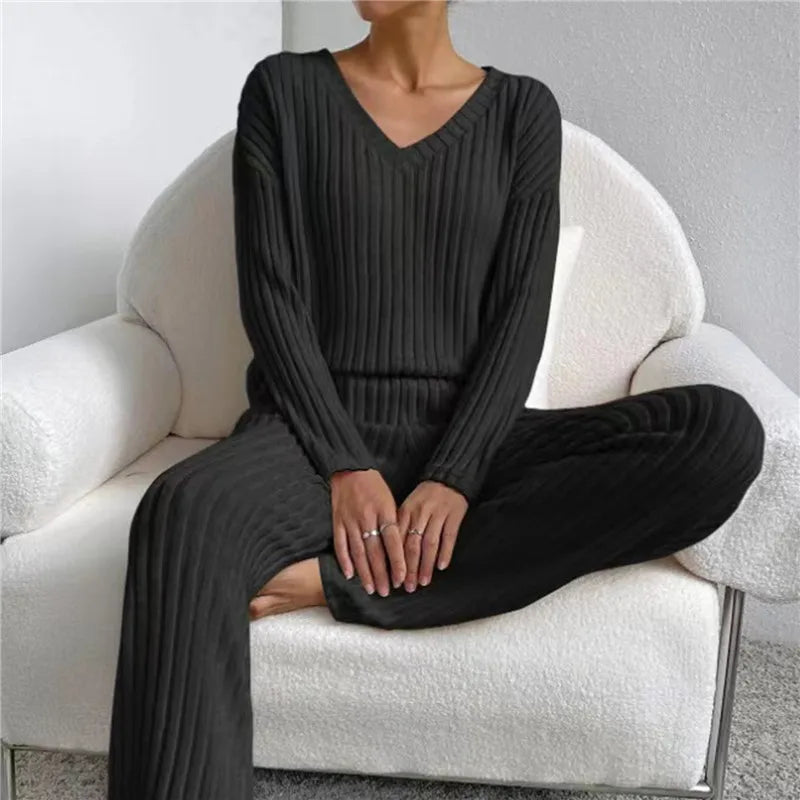 Bequemes Lounge-Set mit V-Ausschnitt für Frauen – Laisa