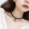 Glitzerndes Leder Halsband mit Zirkonia Anhänger – Lena