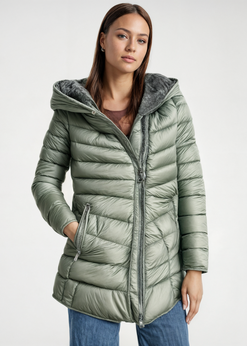 Warme Outdoorjacke mit Kapuze und Teddyfutter – Eliza