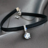 Glitzerndes Leder Halsband mit Zirkonia Anhänger – Lena