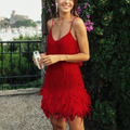 Elegantes Pailletten-Cocktailkleid mit Federbesatz – Valeria