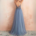Elegantes Tüllkleid mit V-Ausschnitt und Schlitz – Anna