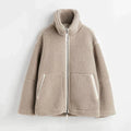 Damen Oversize Jacke mit Reißverschluss und Stehkragen – Susanna