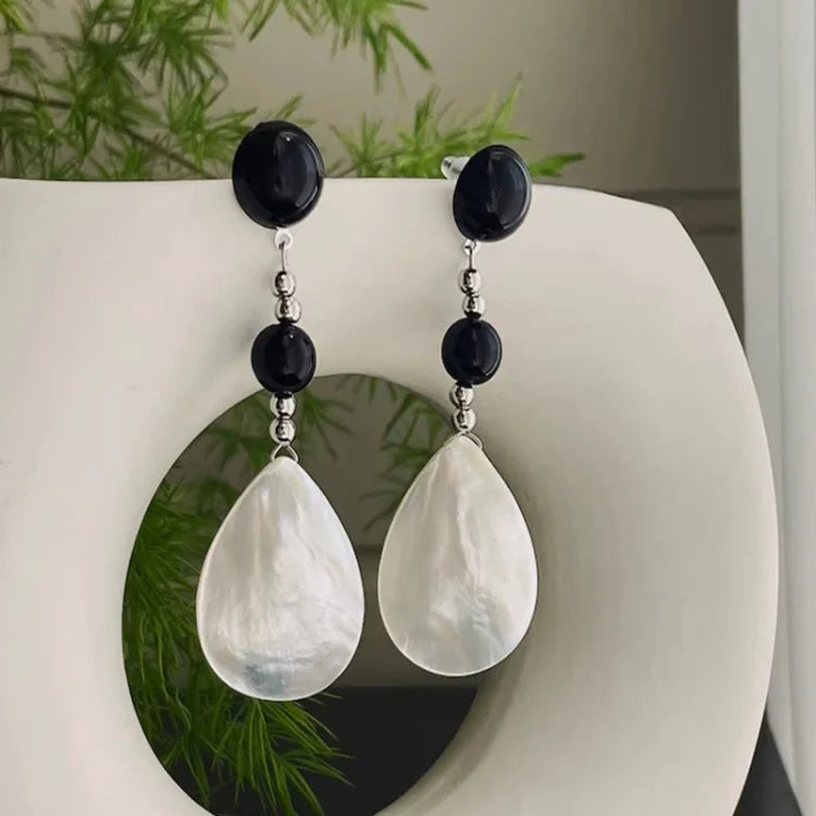 Vintage Muschel-Ohrringe mit Perlmutt-Finish – Elenya