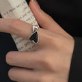 Symmetrischer Herzring aus Sterlingsilber – Amira