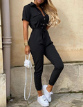 Luftiger Damen-Jumpsuit mit Gürtel und Knöpfen – Sophia