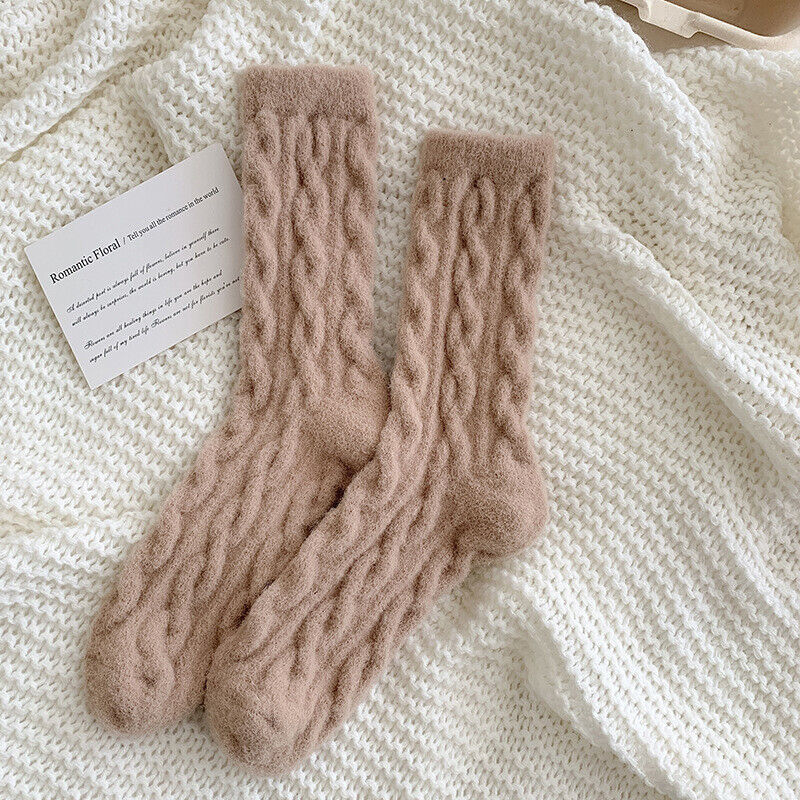 Flauschige Vintage-Trachtensocken für Zuhause – Luisa