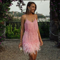 Elegantes Pailletten-Cocktailkleid mit Federbesatz – Valeria