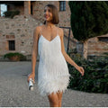 Elegantes Pailletten-Cocktailkleid mit Federbesatz – Valeria
