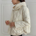 Damen Daunenjacke mit femininer Passform – Bellaria