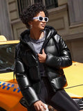 Warme Damen Winterjacke mit Kapuze und Taschen – Frieda