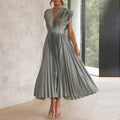 Elegantes Kleid mit V-Ausschnitt und Falten – Celestine