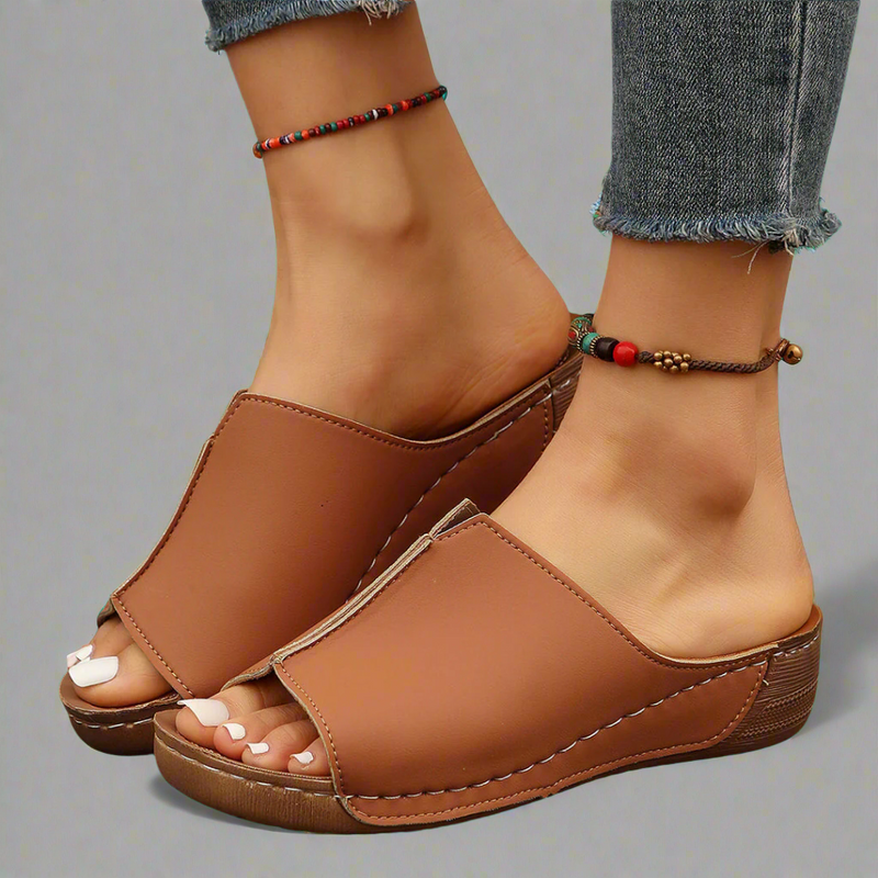 Bequeme Damen Wedgesandalen mit verstellbarem Riemen – Seloria