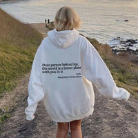 Gemütlicher Kapuzenpullover mit Statement-Design – Catharina