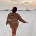 Gemütlicher Kapuzenpullover mit Statement-Design – Catharina