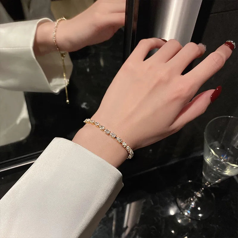 Goldenes Bettelarmband mit Zirkon-Schmuck für Partys – Emily