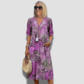 Vibrantes Midi-Kleid mit Taschen und Muster – Elara
