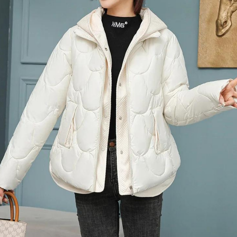 Damen Daunenjacke mit femininer Passform – Bellaria