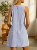 Gestreiftes Damenkleid mit Taschen und Rundhals – Liora