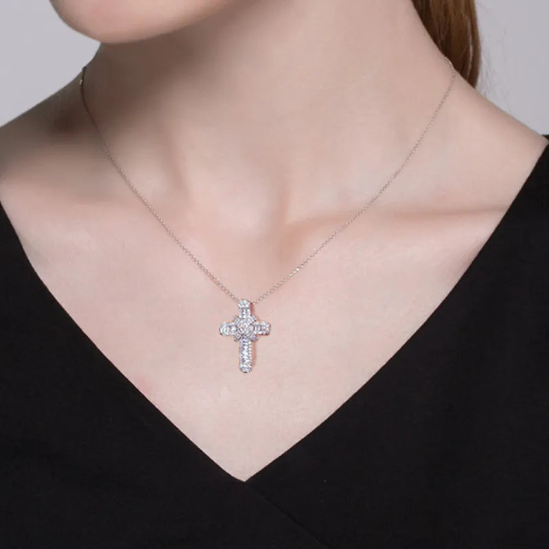 Klassische Kreuzkette mit Zirkonia für Damen – Helena