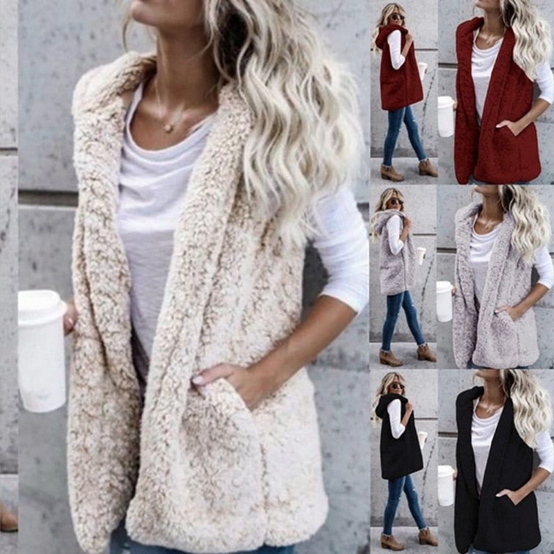 Kuschelige Damen-Strickjacke mit Plüschkapuze – Lena