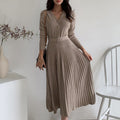 Elegantes V-Ausschnitt-Kleid mit Gürtel für Damen – Elena