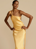 Asymmetrisches Kleid Gelb Satin Glänzend – Livia