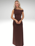 ELEGANT POISE Asymmetrisches Maxikleid mit Schlitz und Raffung – Nora