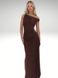 ELEGANT POISE Asymmetrisches Maxikleid mit Schlitz und Raffung – Nora