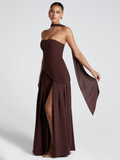 Asymmetrisches Abendkleid mit Schlitz und Choker – Elodie
