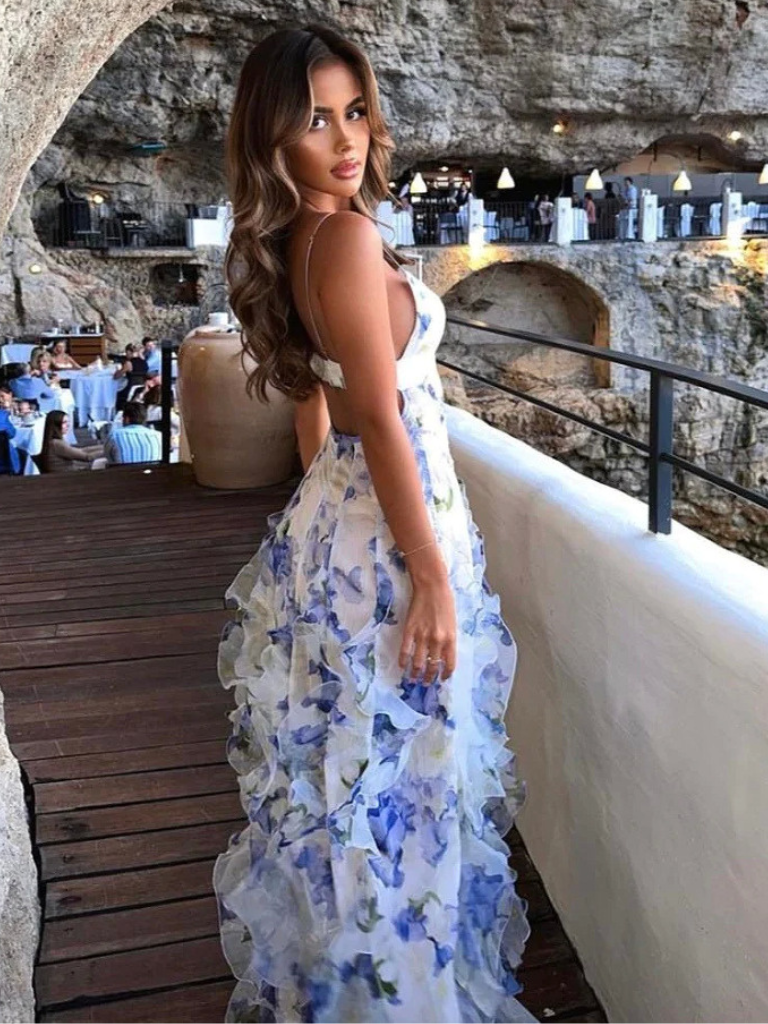 Blumiges Maxikleid mit Volants und Spaghettiträgern – Amara