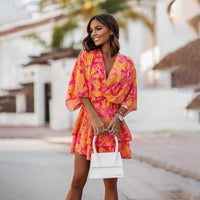 Elegantes Kleid mit V-Ausschnitt und Spitze – Antonia