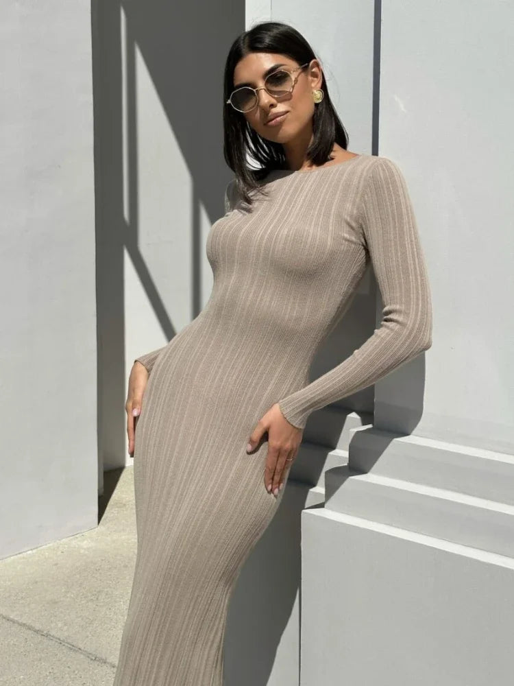 Elegantes Maxikleid mit Spitze und Taillenschnitt – Lorena