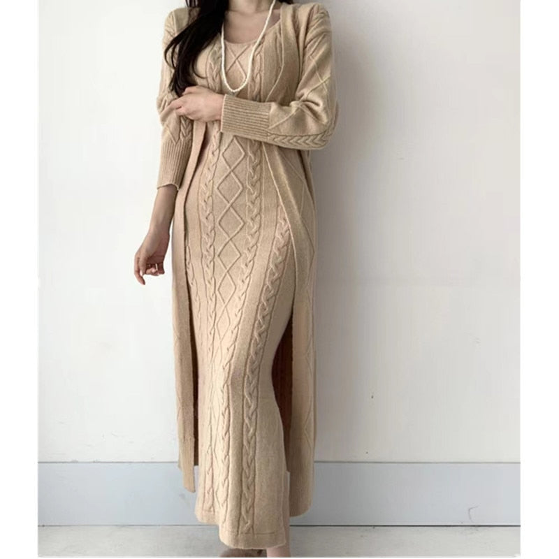 Herbstliches Strickkleid mit Cardigan Set – Sophie