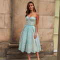 Trägerloses Spitzen-Midikleid mit Korsett & fließendem Rock – Valentina