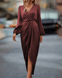 Elegantes Midi-Kleid mit V-Ausschnitt – Sophia