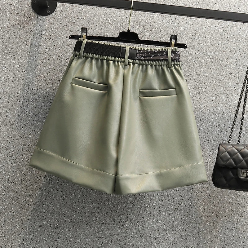 Kunstleder-Shorts Damen Plus Size & Bequem – LuxeFit
