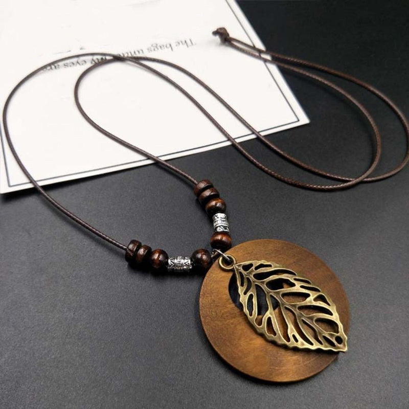 Retro Holz Halskette mit Bronze Akzenten – Lena